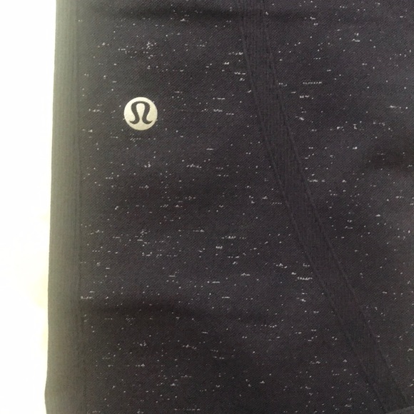 New Lululemon Free to Flow 7/8 Tight *Fleck - Picture 3 of 5